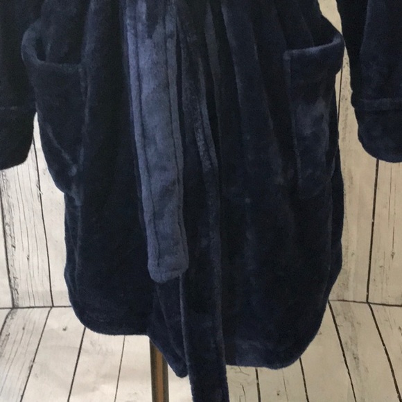 NwoT super soft faux fur robe Glitter SLEEP embroidered on back - Picture 4 of 8
